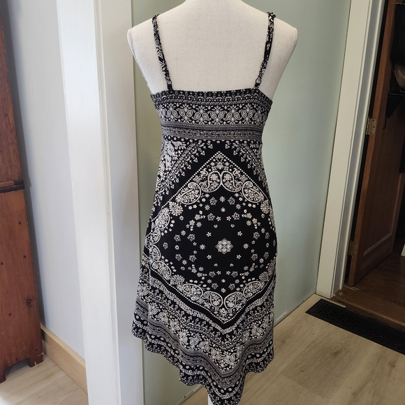 No Boundaries | Black & White Paisley Dress - Picture 5 of 5